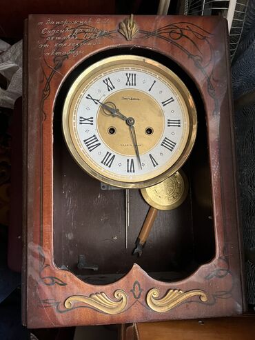 большие часы: Продаются часы с боем в рабочем состоянии 1988 года с надписью