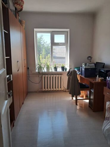 Продажа комнат: Продаётся тёплый и уютный дом! Участок — 10 соток, территория ровная и — 9