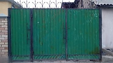 замка: Металлические распашные ворота с калиткой - Конструкция: три секции — — 6