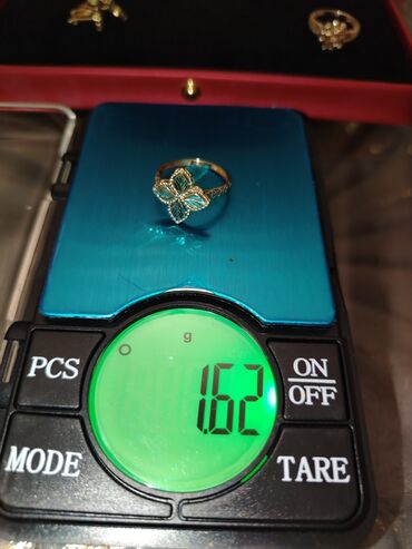 Zərgərlik dəstləri: Dəstə daxildir: Üzük, Sırğa, Pandora, Sarı qızıl, 585 Əyar, 518 g — 7