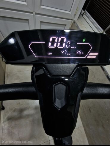 Elektrikli samokatlar: Elektrik skuter - Geniş gövdəli, slip-əleyhinə platforma - Ön və arxa — 3