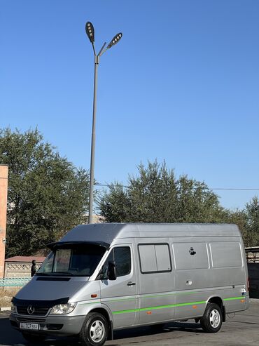 бокс на крышу авто купить в бишкеке: Легкий грузовик, Mercedes-Benz, Стандарт, Б/у
