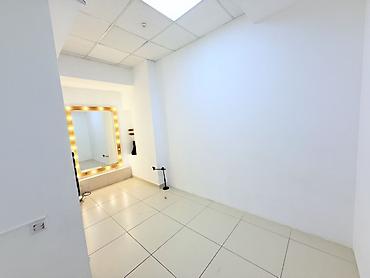 Аренда кабинетов в салонах красоты: Аренда кабинетов в салонах красоты, 15 м², Для бровиста, Для визажиста, Для лешмейкера — 1