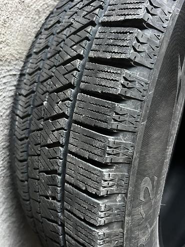 Шины и диски: 1 штук Зимняя шина Bridgestone Blizzak VRX2 - Размер: 215/55 R17 - — 2