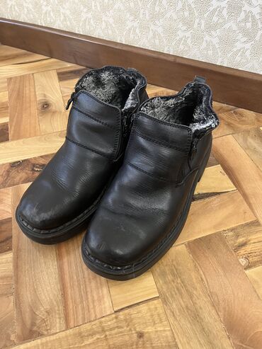 зимние мужские обувь: Зимние сапожки с натуральной кожей и мехом