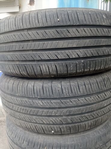 шины кара: 215/55/R17 разна парке пара новый пара ежиный срочно 9000