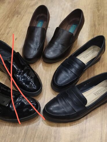 черные кожаные туфли с красной подошвой: Туфли