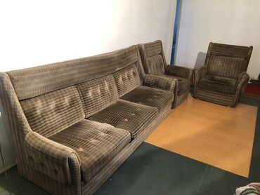 двухярустный диван: Диван немецкий hafel раскладной и 2 кресла. Под переделку. Диван