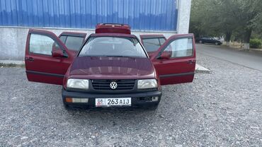 заказать скутер из китая: Volkswagen Vento: 1992 г., 1.8 л, Механика, Бензин, Седан