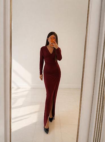 nike corab: Bordo rəngdə uzun ziyafət libası - Model: bədənə oturan maxi uzunluq — 1
