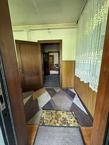 Продажа коттеджей и домов: Продаётся жилой дом с большим земельным участком и хозпостройками. с — 33