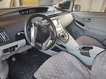 prius qranat: Toyota Prius: 1.8 l | 2013 il — 5
