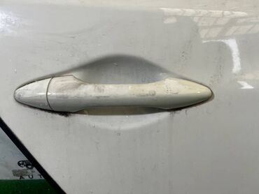 Бамперы: Задняя правая дверная ручка Hyundai