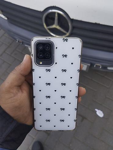 Смартфон Samsung Galaxy A12-серии (экран с каплевидным вырезом под