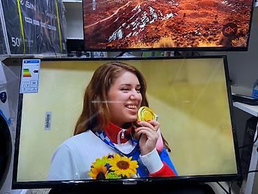 Телевизоры: Телевизоры samsung 32Q80 android smart tv 81 см диагональ!!! Низкая — 10