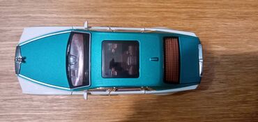 Igračke: Nov metalni model automobila Rols Rojs Fantom. Pale mu se prednja i — 11