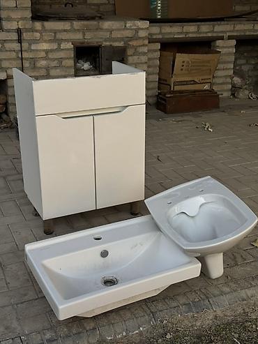 комтер: Продаю б/у Комплект для ванной комнаты: - Тумба под раковину — 1