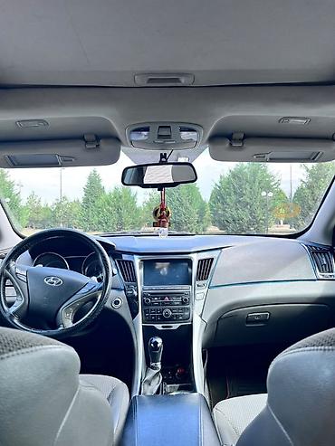 sorento arxa stop: Hyundai Sonata sedan – boz rəngli, dinamik və komfortlu şəhər/tras — 6