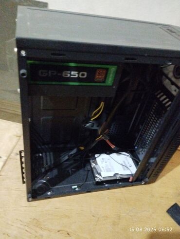 Planşetlər: Kompüter ehtiyat hissələri satılır. Qida bloku (650w gamemax), Ssd