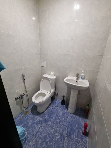 Uzunmüddətli kirayə mənzillər: Kirayə mənzil – şəhər mənzərəsi ilə - Plan: işıqlı otaq, ayrıca — 2