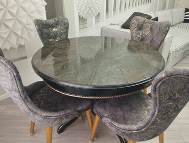 Masa və oturacaq dəstləri: Mətbəx üçün, İşlənmiş, Açılmayan, Yumru masa, 4 stul -da lalafo.az — 6 Masa və oturacaq dəstləri: Mətbəx üçün, İşlənmiş, Açılmayan, Yumru masa, 4 stul — 6