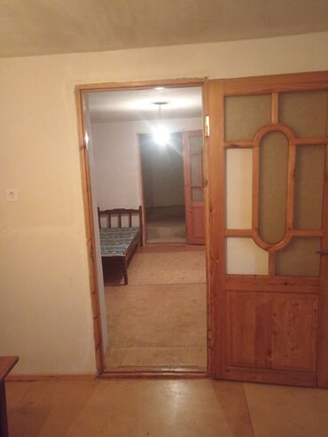 дом в забрате: Zabrat 1 Kerpic zavod yolunda 3 otaqli heyet evi kiraye verilir 2
