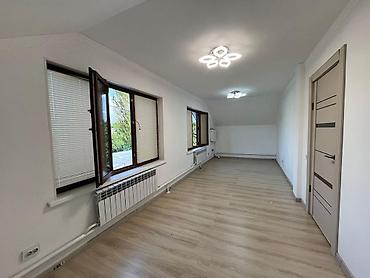 Продажа коттеджей и домов: Сдается Дом Площадь : 200м2 Участок 4 сотки Цокольный этаж : кухня — 3