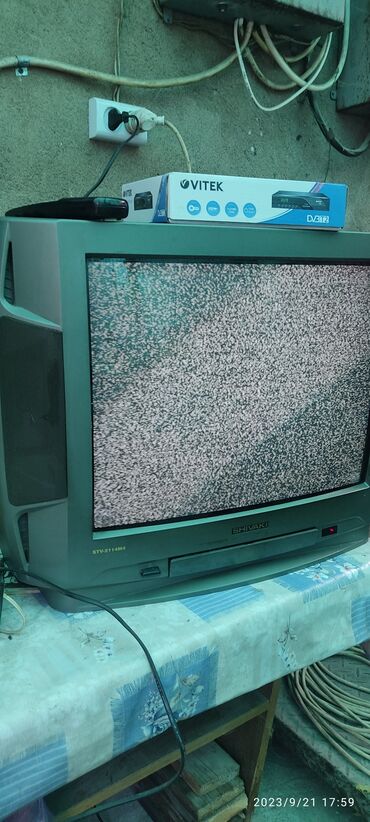 продажа старых телевизоров: Продаю телевизор сост хорошее рабочее,вместе с тюнером