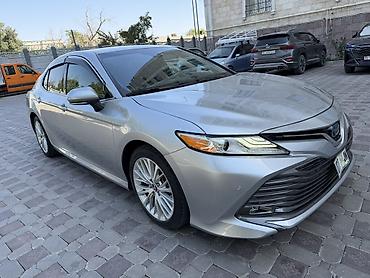 rr: Toyota Camry: 2018 г., 2.5 л, Вариатор, Гибрид, Седан — 4