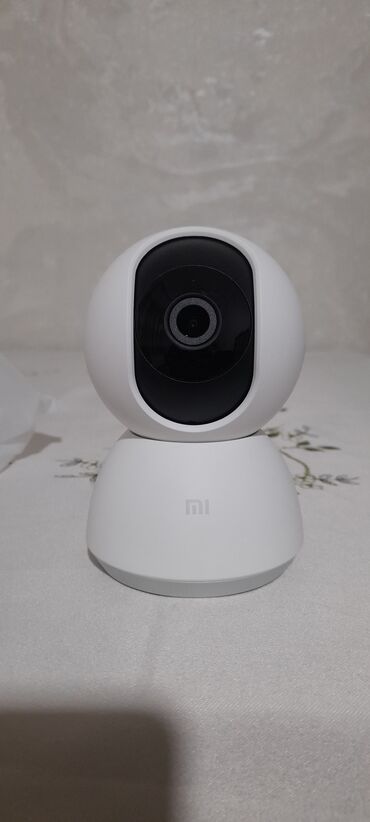 Foto və videokameralar: Smart ev kamerasi satilir. ustunde 16gb mikro kart hediyye. qiymet