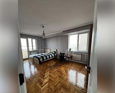 sabuncuda ev: 5 otaqlı menzil. 13 mertebe in. 11ci mertebe si. Evde 5 xanım qalır — 1