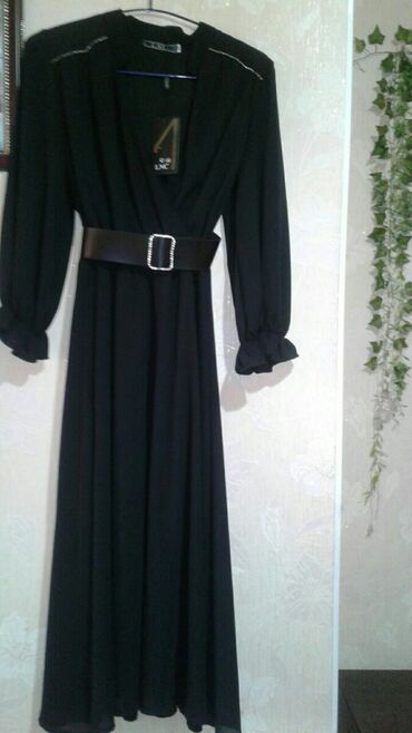 платье черный: Вечернее платье, Длинная модель, С рукавами, Стразы, S (EU 36)