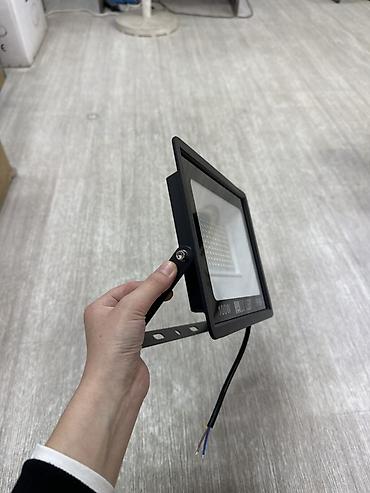 Светодиодный прожектор LU LED 100W, IP66 - Мощность: 100 Вт - Тип