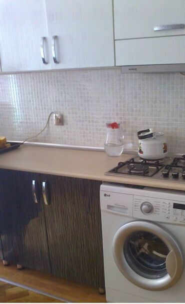 Uzunmüddətli kirayə mənzillər: 9 mkr,Bolmartın üstündə,18 mərtəbəli binanın 8 ci mərtəbəsində,3 — 6