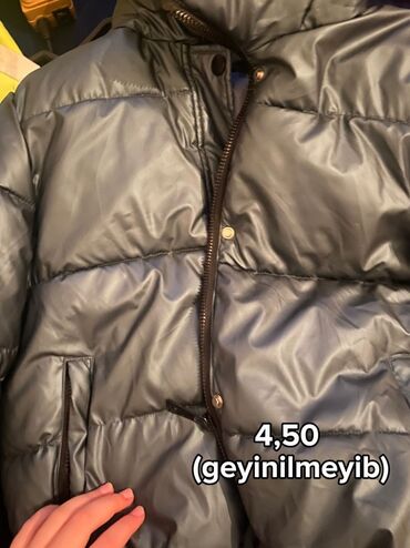 Kurtkalar: Bershka, M — 2