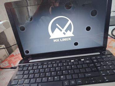 Modemlər və şəbəkə avadanlıqları: Toshiba noutbuku. Əməliyyat sistemi MX linux du hər bir şeyi işləyir