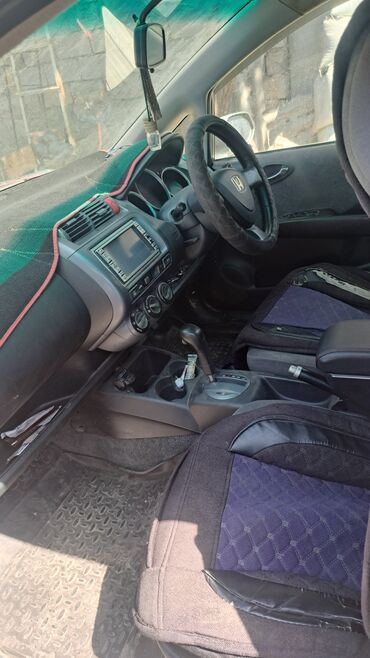 шины на внедорожник: Honda Fit: 2003 г., 1.3 л, Вариатор, Бензин, Хетчбек