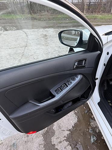 Kia: Kia K5: 2011 г., 2 л, Автомат, Газ, Седан — 8