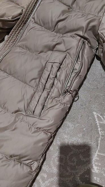 Пуховики и зимние куртки: Пуховик, По колено, С капюшоном, Ультралегкий, S — 4