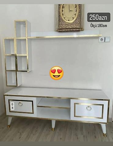 mebel qulpu: Yeni, Düz TV altlığı, Polkalı — 1
