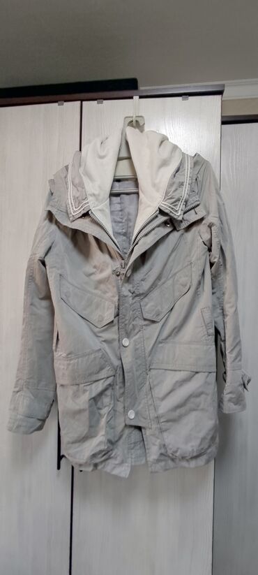 колумбия куртка: Продаю куртку из плащевки б/у в отличном состоянии. Красивая
