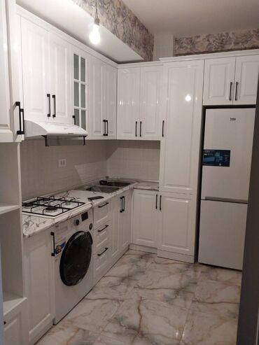 Uzunmüddətli kirayə mənzillər: Qaraev metrosuna yaxin 10 mertebeli binanın 1-ci mərtəbəsində yerləşən — 3