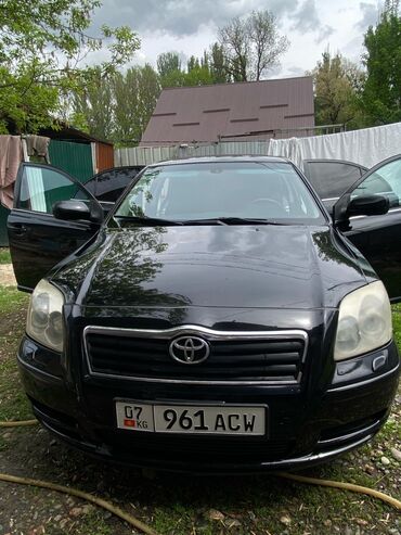 Toyota: Toyota Avensis: 2003 г., 1.8 л, Механика, Бензин, Седан