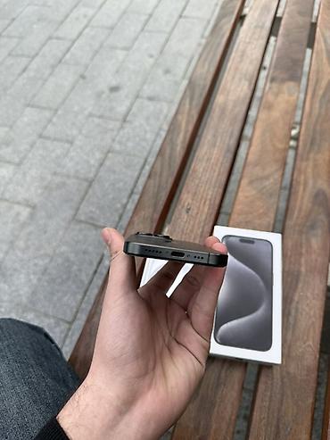 Apple iPhone: IPhone 15 Pro, 256 GB, Qara, Face ID — 17