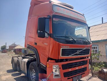Грузовой транспорт: Тягач, Volvo, 2003 г., Без прицепа