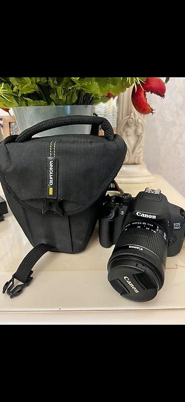 Canon EOS 700D DSLR fotoaparat dəsti - Kamera: Canon EOS 700D (APS‑C