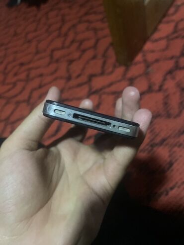 2 ci el iphone 16 pro max: IPhone 4S