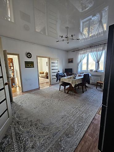 Продажа коттеджей и домов: Нижняя Ала-Арча районунда өзүнүн көлмөсү бар үй сатылат. Жер — 7