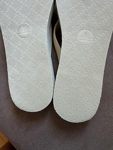 terlik: GUCCI rezin şlapon – ağ rəng
Orijinal — 2