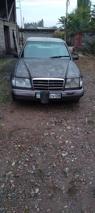 Mercedes-Benz: Mercedes-Benz W124: 1993 г., 2 л, Механика, Бензин, Седан